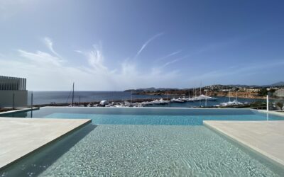 Moderne Luxus-Villa mit Meerblick oberhalb von Port Adriano, Mallorca