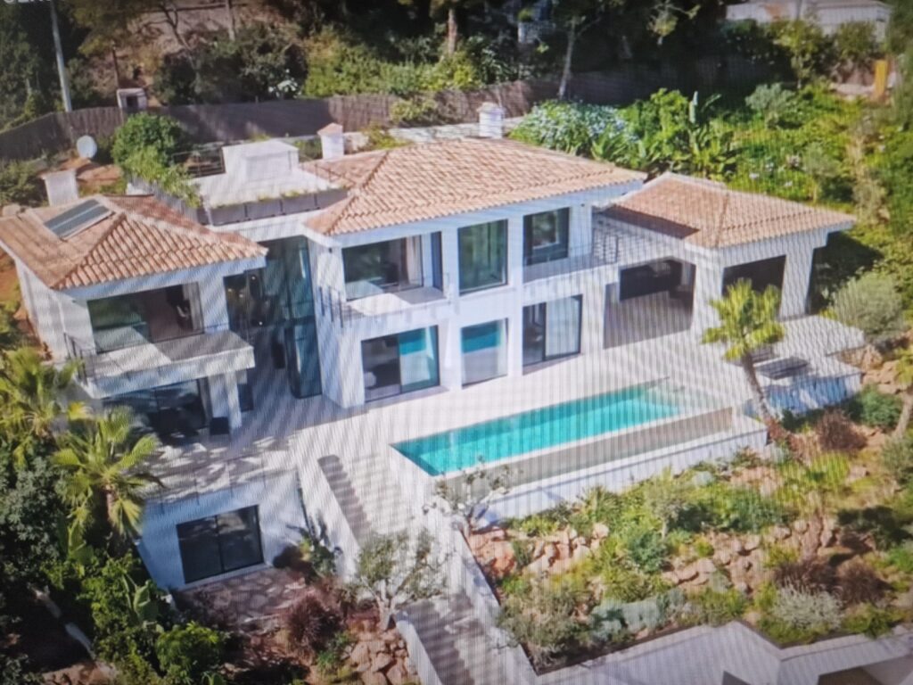 Imposante Neubau-Villa mit Meerblick in Costa d’en Blanes, Mallorca